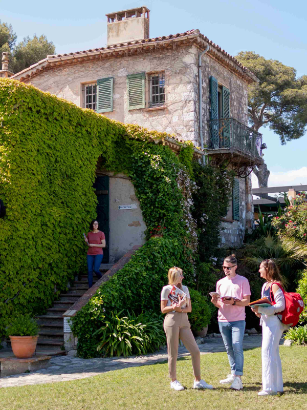 Escuela Francesa en la Riviera Francesa