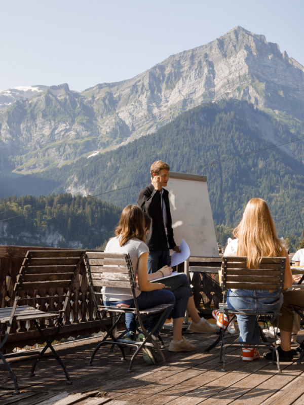 Acampamento de verão francês na Suíça