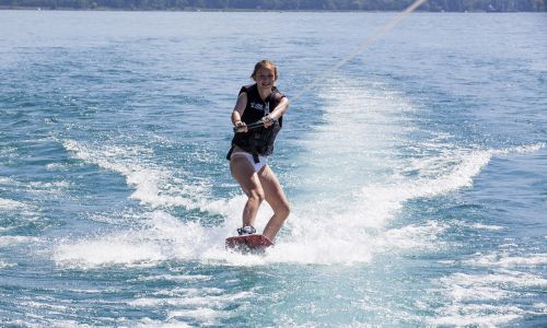 Imersão em francês para adolescentes em Montreux - esportes aquáticos premium