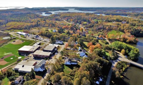 High School Abroad United States - Boarding School in the USA - on the Maine coastline