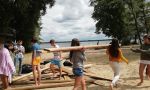 Construindo uma jangada no Acampamento de Verão para Adolescentes em Berlim